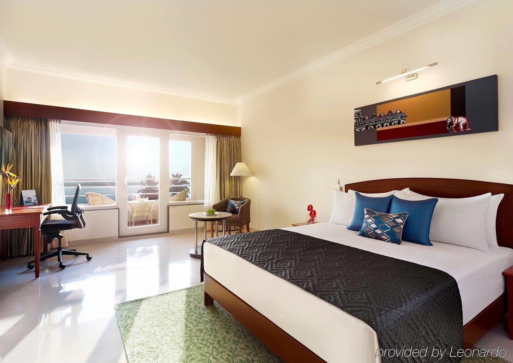 Hotel Naveen Lakeside Hubli Exterior photo
