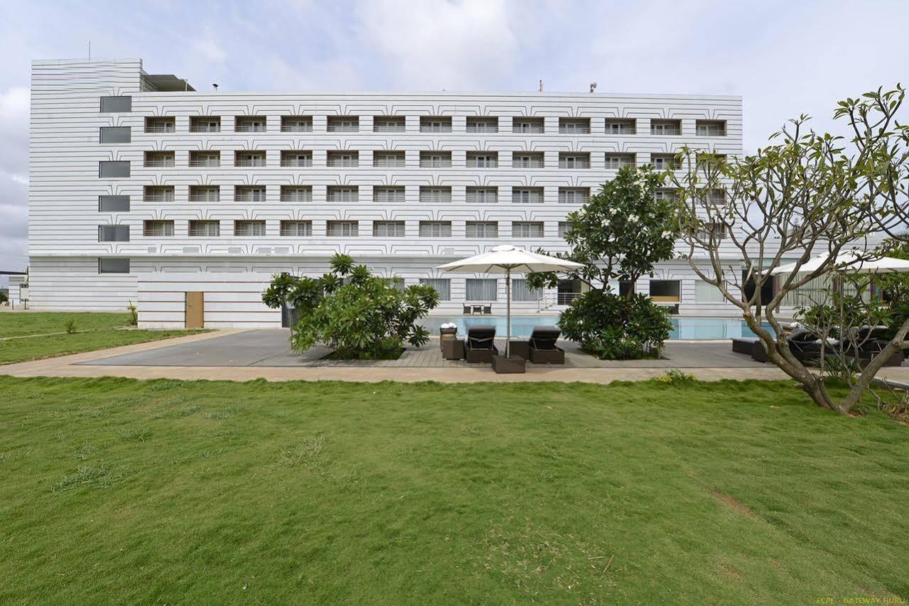 Hotel Naveen Lakeside Hubli Exterior photo