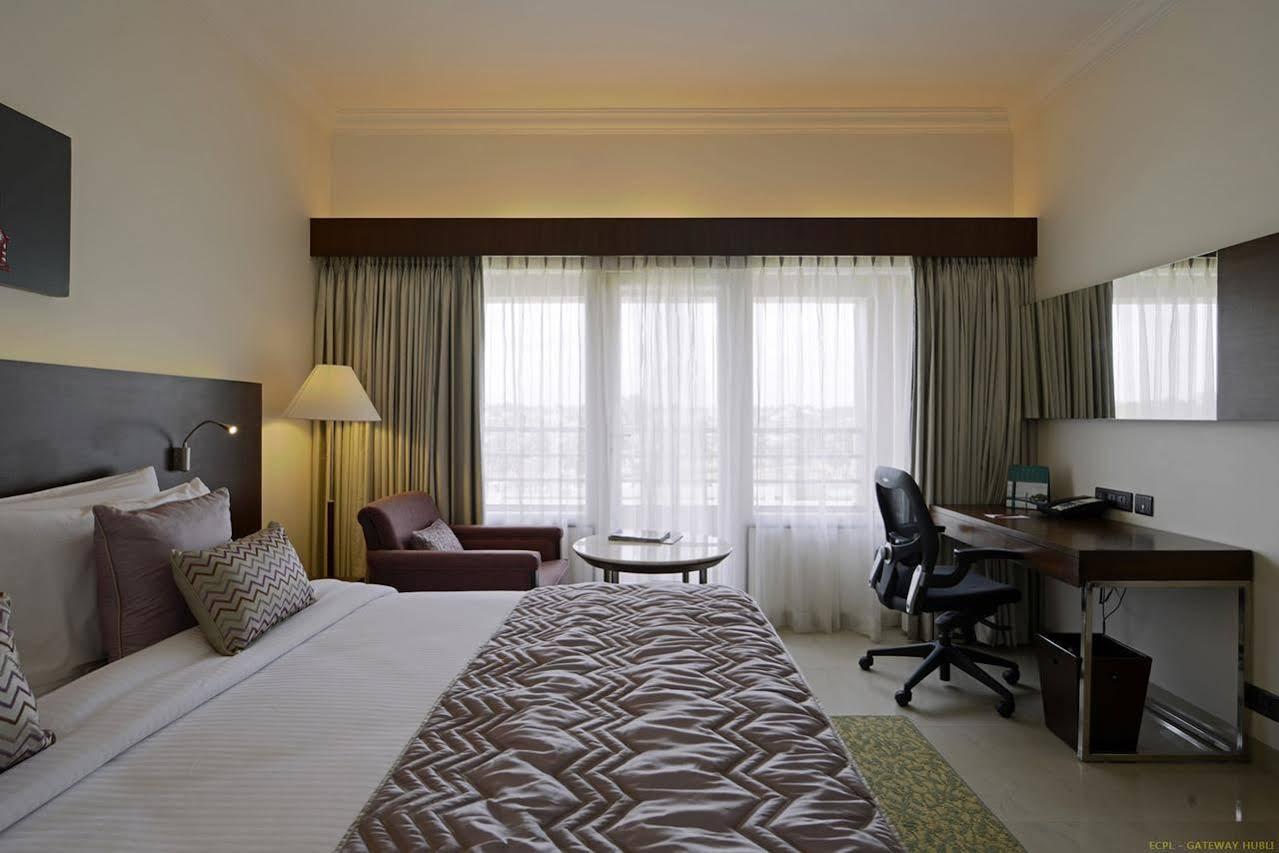 Hotel Naveen Lakeside Hubli Exterior photo